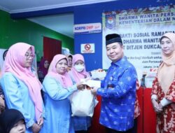 Ciptakan Social Bonding yang Kuat, DWP Ditjen Dukcapil Gelar Baksos Bagi-bagi Sembako