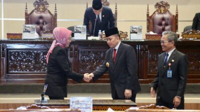Pj Gubernur Agus Fatoni Sampaikan Jawaban Atas Pandangan Umum Fraksi Terhadap Pembahasan 6 Raperda di DPRD Sumsel