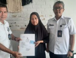 Dukcapil Serahkan Akta Kematian Korban Pesawat Latih Tecnam P2006T