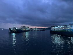 Cuaca Buruk di Selat Bali, KMP Gerbang Samudera 5 Kandas di Dekat Dermaga LCM Gilimanuk