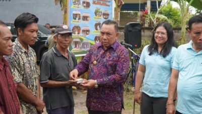 Bedah Rumah Bumdes Bersama LKD Kecamatan Negara Diserahkan Bupati Jembrana