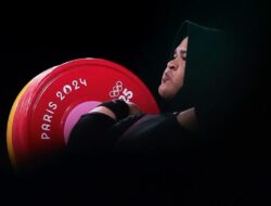 Lifter Aceh Nurul Akmal Jadi Penyulut Api di Pembukaan PON Aceh-Sumut 2024