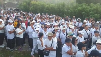 Woow…! Belasan Ribu Warga Jembrana Ikuti Jalan Santai Beradiah Motor dan Rumah