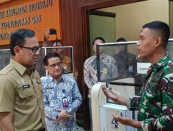 Sidak Dispendukcapil Sidoarjo, Wamendagri Bima Arya Puji Kolaborasi dengan TNI untuk Jemput Bola Akta Kelahiran 