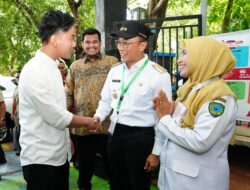 Pj Gubernur Sulsel Prof Zudan Dampingi Wapres Gibran Tinjau Makan Bergizi Gratis di Maros