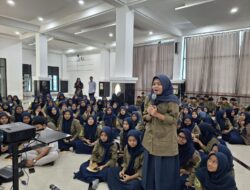 Satresnarkoba Polres Jakbar Berikan Edukasi Bahaya Narkoba di SMK Muhammadiyah 4 Palmerah