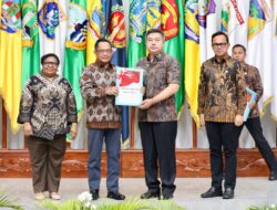 Serahkan DIPA 2025, Mendagri Tekankan Dukungan untuk Asta Cita Presiden