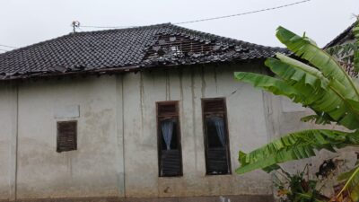 Angin Puting Beliung Terjang Desa Yeh Sumbul dan Medewi, Puluhan Rumah Rusak