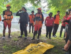 Bocah Enam Tahun Hanyut, Jasad Ditemukan Tersangkut Batu Pembatas Sungai