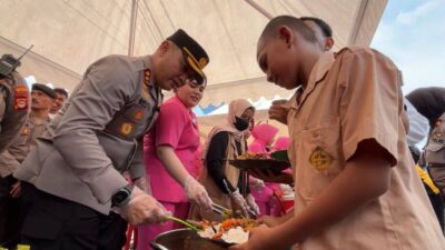 Makan Bergizi, Pahala Mengalir: Polres Pelabuhan Makassar Bangun Generasi Emas