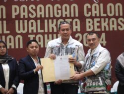 Rapat Pleno KPU Kota Bekasi. Pj Gani Ucapakan Selamat Walikota Terpilih 2025-2029