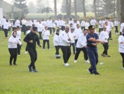 Peserta Retreat Magelang Semangat Ikuti Olahraga Pagi, Mendagri Tito Ikut Senam Pagi Bersama