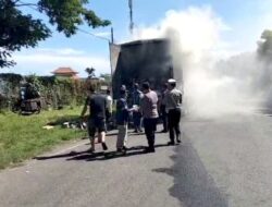 Muatan Truk Box di Atas Kapal Tiba-Tiba Terbakar Bikin Panik Penumpang Lain