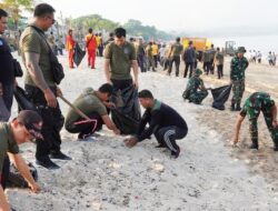 Aksi Bersih Pantai Kedonganan Warnai Peringatan HUT ke-75 Satpol PP dan HUT ke-63 Satlinmas Provinsi Bali