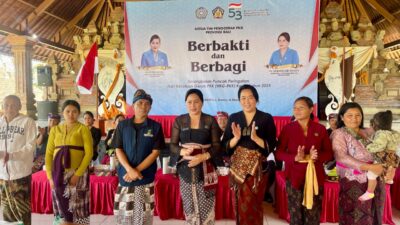 Sekretaris TP PKK Bali Ny. Seniasih Giri Prasta Berbakti dan Berbagi di Desa Susut, Bangli