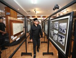 Sambangi Makam Bung Karno, Wamendagri Bima Ajak Pemda Jaga Nilai Luhur Daerah