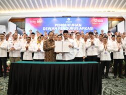 Mendagri Tito Kukuhkan Dewan Pengurus APKASI Masa Bakti 2025–2030