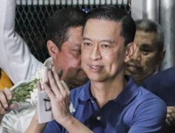 Tom Lembong Laporkan Hakim Pemvonisnya ke Mahkamah Agung 