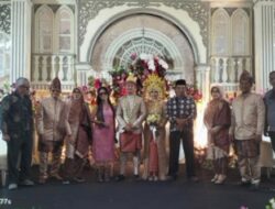 Keharmonisan Sesama Awak Media, Memberikan Do’a Restu dalam Prosesi Pernikahan Anak Salah Satu Awak Media