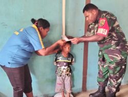 Wujudkan Balita Sehat, Babinsa Biak Utara Dampingi Kegiatan Posyandu