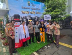 Cara Unik Polisi Dekatkan Diri ke Masyarakat, Pos Pam Kota Tua Hadirkan Cosplay Naruto