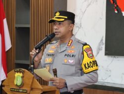 Akhir Tahun 2025, 108 Personel Polres Jakbar Mendapatkan Kenaikan Pangkat dan 36 Personel Terima Penghargaan