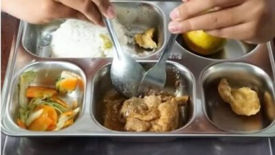 Viral Video MBG Berkantong Plastik, SOP BGN Tempat Makan Menggunakan Ompreng