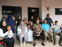 Modal Dagang Nasi Uduk Dicuri, Wali Kota Bekasi Sambangi Nenek Atnah 