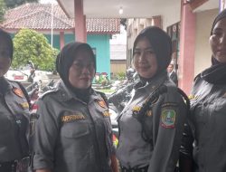 Linmas Wanita Jatirahayu: Kisah Keberanian dan Dedikasi Menjaga Keamanan dengan Senyum