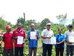 Babinsa Supiori Selatan Dampingi Peninjauan Lahan Gerai Koperasi di Supiori Selatan
