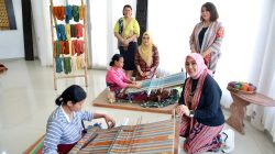Ketua Harian Dekranas Dorong Penguatan Pemasaran dan Kreativitas Tenun di Belu