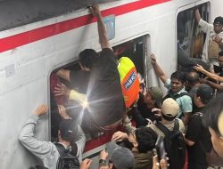 Tabrakan KRL Dengan KA Argo Bromo Anggrek Di Stasiun Bekasi Timur 