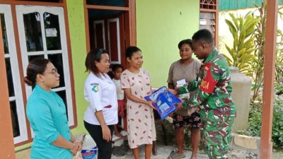 Babinsa Warsa Dampingi Pembagian Susu dan Makanan Tambahan untuk Balita di Bondifuar