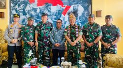 Kasdam XVII/Cenderawasih Disambut Adat Biak saat Kunker dan Penutupan TMMD Ke-128