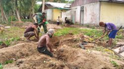 Babinsa Warsa Bersama Warga Gotong-Royong Bersihkan Lokasi Pembangunan Gerai KDKMP