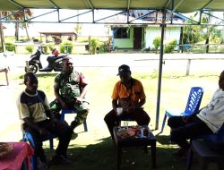 Babinsa Warsa Anjangsana ke Rumah Duka Warga di Kampung Amoy