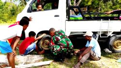 Warga Apresiasi Aksi Cepat Babinsa di Jalan