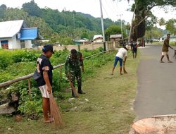 Kompak, Babinsa dan Warga Bersihkan Jalan Kampung