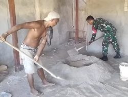 Gotong-Royong Babinsa dan Warga Pererat Kemanunggalan TNI-Rakyat