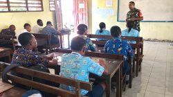 Babinsa Biak Kota Bekali Siswa Baru Wawasan Kebangsaan