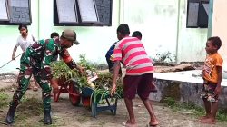 Langkah Kecil Babinsa Jaga Kebersihan Puskesmas
