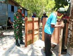 Babinsa Bantu Warga Buat Mal Pemberat Rumpon