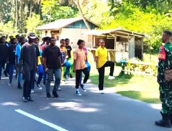 Babinsa Bentuk Disiplin Siswa Lewat Latihan PBB