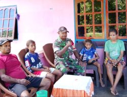 Babinsa Supiori Selatan Jalin Kedekatan dengan Warga Beranjangsana
