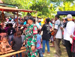 Babinsa Hadiri Tradisi Mas Kawin di Numfor