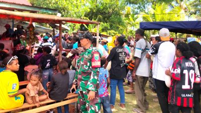 Babinsa Hadiri Tradisi Mas Kawin di Numfor