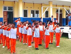 Babinsa Latih Disiplin Anak Sekolah