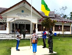 Babinsa Posramil Biak Timur Latih Paskibra Persiapan HUT Ke-81 RI di Distrik Oridek