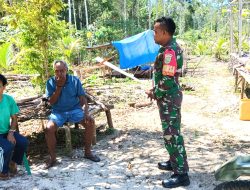 Babinsa Biak Utara Komsos Bersama Warga Kampung Korem