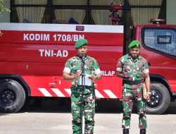 Dandim 1708/BN berikan Piagam Penghargaan kepada Tim Karhutla